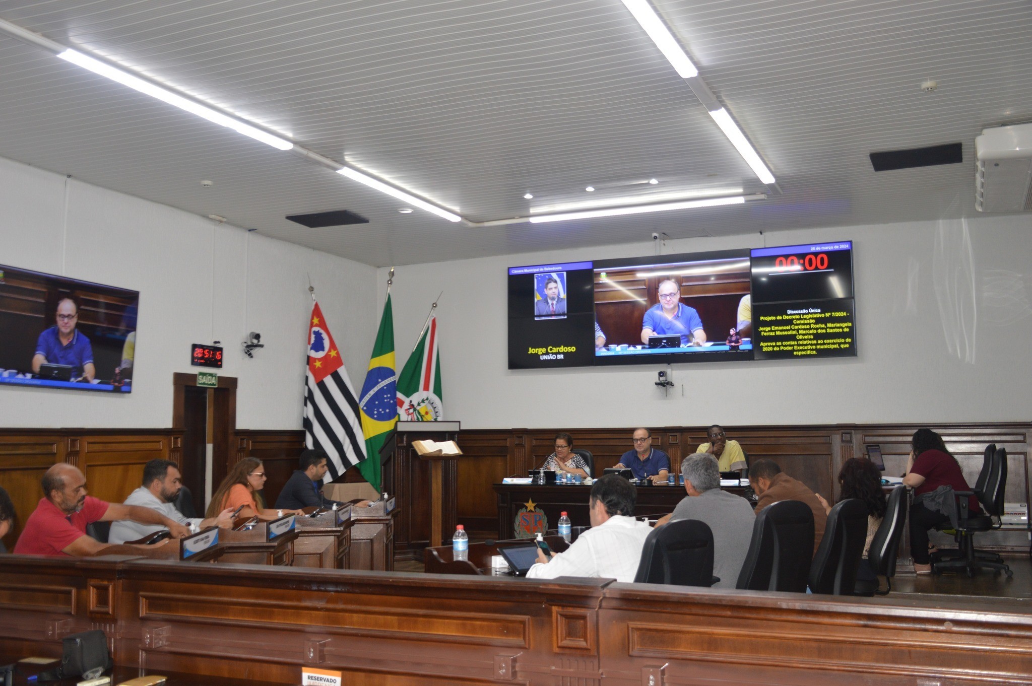 Sessões serão retomadas no dia 6 de maio